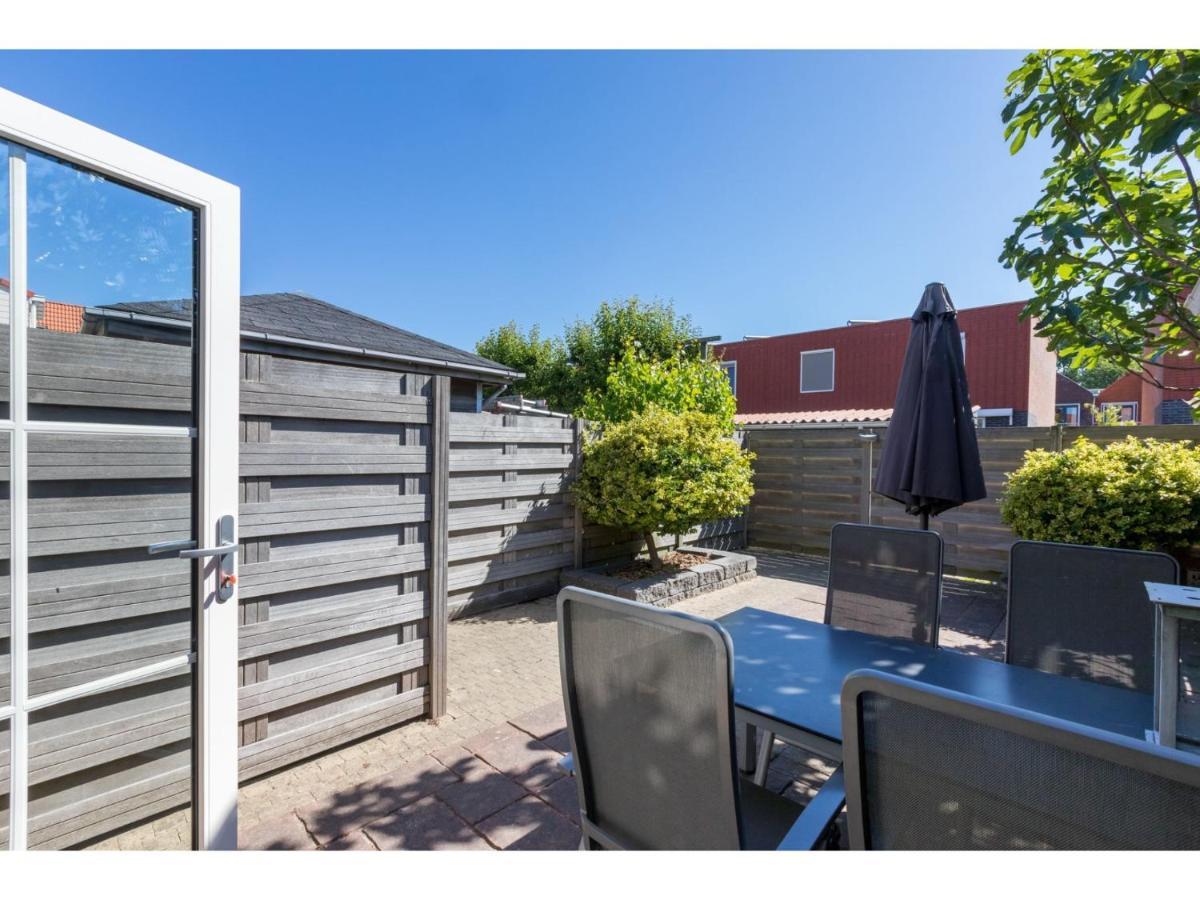 Quietly Located House Within Walking Distance Of The Beach Domburg Esterno foto