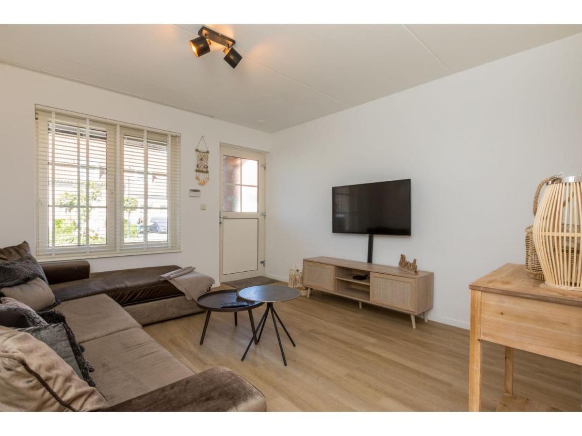 Quietly Located House Within Walking Distance Of The Beach Domburg Esterno foto